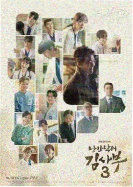 北方影视运镜机位教学画面，手持稳定器贴着摊位移动拍摄